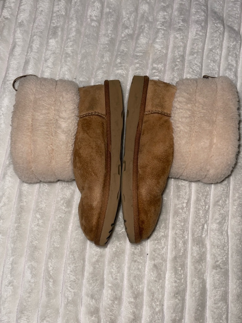 UGG Kids Fluff Mini Quilted Boots | Size 3 Kids - Picture 2 of 11